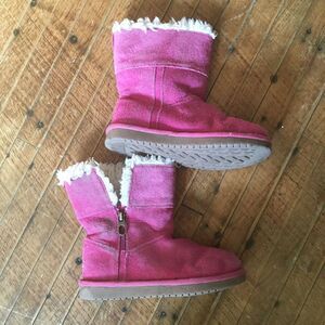 Uggs Koolaburra pink shearling lined size 1 booties